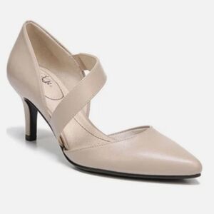Life Stride Suki Pumps Size 10 WIDE Taupe